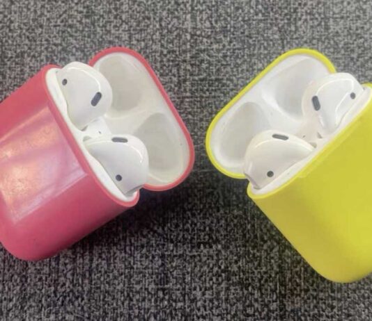 AirPods colorati, Apple ci ha pensato poi ha cambiato idea Apple ha testato versioni colorate degli AirPods - macitynet.it