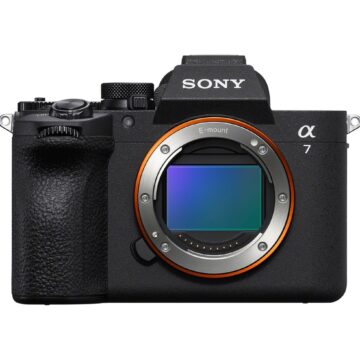 Sony, ufficiali la full frame Alpha 7 V e l’obiettivo FE 28-70MM F/3.5-5.6 OSS II - macitynet.it