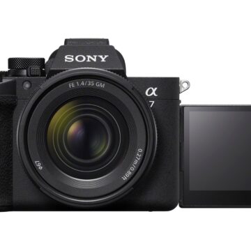 Sony, ufficiali la full frame Alpha 7 V e l’obiettivo FE 28-70MM F/3.5-5.6 OSS II - macitynet.it