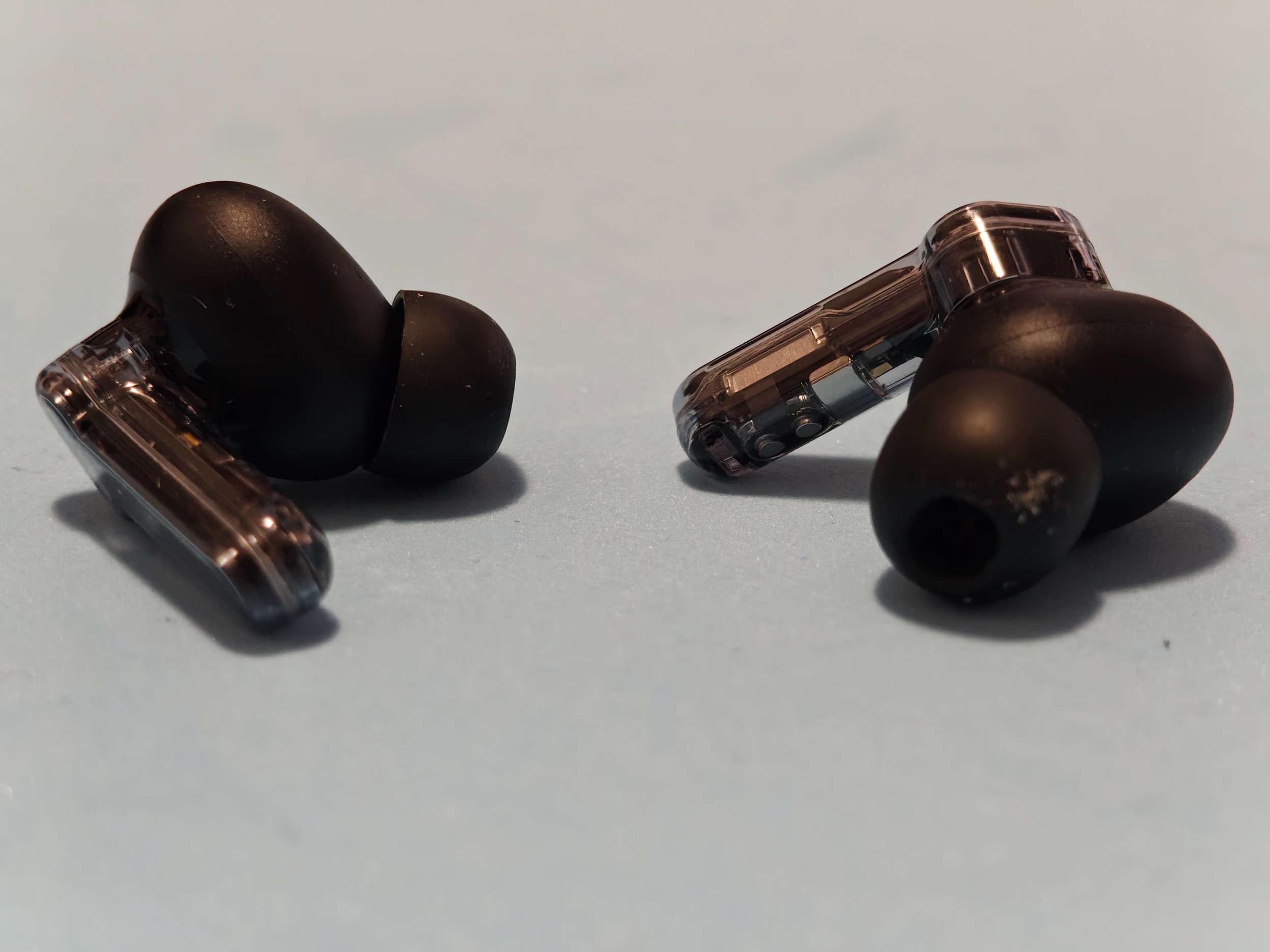 Recensione Nothing Ear (3), l'evoluzione premium degli auricolari trasparenti con Super Mic integrato - macitynet.it Recensione Nothing Ear (3), l'evoluzione premium degli auricolari trasparenti con Super Mic integrato - macitynet.it