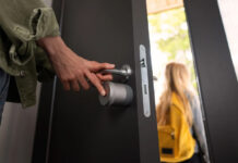 Smart Lock Linus L2 Lite, disponibile la serratura Matter di Yale
