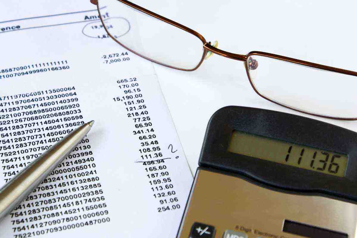 Nuova truffa in circolazione, così perdi 100 euro alla volta dalla carta: il dettaglio che nessuno nota in cosa consiste truffa