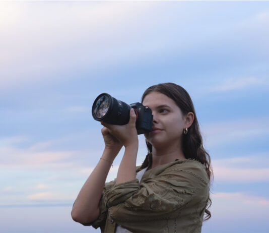 Sony, ufficiali la full frame Alpha 7 V e l’obiettivo FE 28-70MM F/3.5-5.6 OSS II - macitynet.it