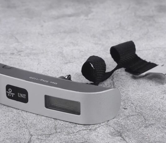 Bilancia pesa valigie a meno di 1 € per viaggiare senza sorprese - macitynet.it