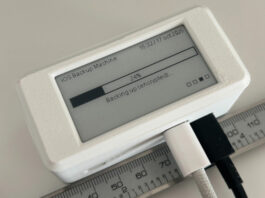 Un dispositivo open source per eseguire i backup di iPhone su scheda microSD iOS Backup Machine