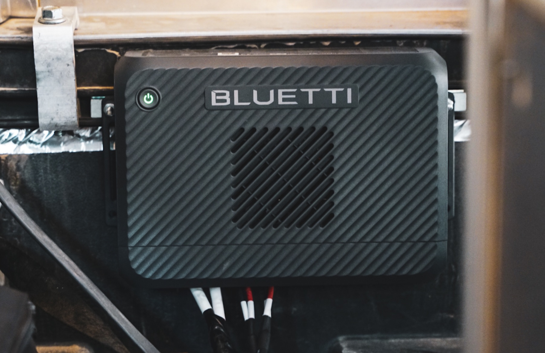 Mai più batterie scariche in viaggio: la ricarica è 13 volte più veloce con BLUETTI Charger 2 - macitynet.it Mai più batterie scariche in viaggio: la ricarica è 13 volte più veloce con BLUETTI Charger 2 - macitynet.it
