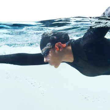 Recensione Shokz OpenSwim Pro, musica sopra e sott’acqua, in streaming e offline - macitynet.it