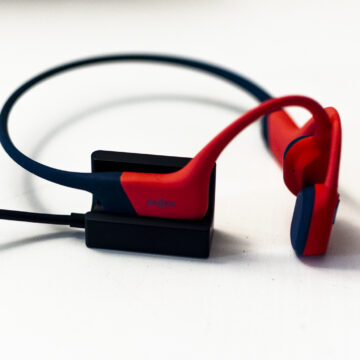 Recensione Shokz OpenSwim Pro, musica sopra e sott’acqua, in streaming e offline - macitynet.it