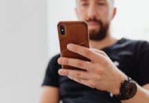 Addio YouTube, se non attivi subito questa funzione perdi l’accesso ai video: la nuova regola spiazza tutti Smartphone
