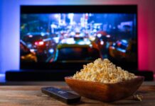Altro che Netflix, questa piattaforma ha lanciato un’offerta bomba: paghi una miseria se ti abboni adesso Tv e popcorn