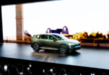 Volvo EX60 con Apple Music preinstallato, Dolby Atmos e tecnologia Spatial Audio Volvo EX60 con Apple Music preinstallato, Dolby Atmos e tecnologia Spatial Audio - macitynet.it