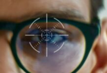 CES 2026: gli occhiali bifocali diventano digitali con Ixi Gli occhiali con autofocus arriveranno il prossimo anno - macitynet.it