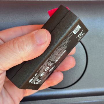 LG XBOOM Stage 301 recensione: potenza, karaoke evoluto e batteria sostituibile - macitynet.it