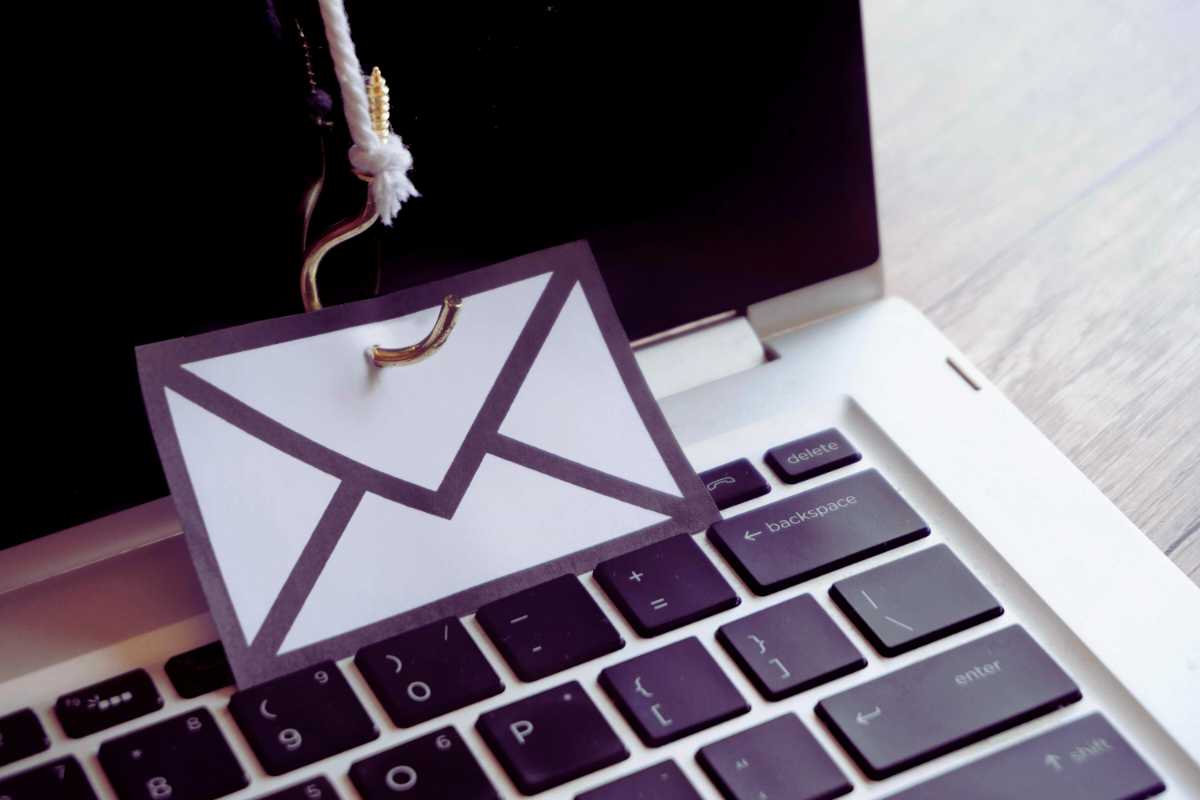 mail truffa Non aprire queste email: rischi di perdere dati bancari