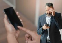 Smartphone, attenzione: hai solo 30 giorni per evitare un aumento di 20€ sulla tua offerta telefonica smartphone offerta telefonica attenzione
