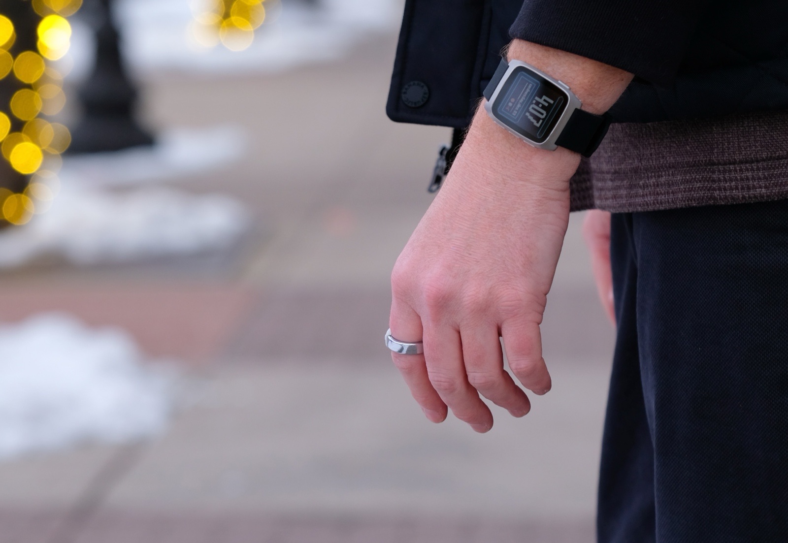 Il ritorno di Pebble, con Round 2 e l’anello Index si riscopre il valore della tecnologia essenziale - macitynet.it Il ritorno di Pebble, con Round 2 e l’anello Index si riscopre il valore della tecnologia essenziale - macitynet.it