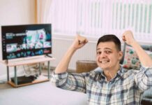 Smart TV da sogno a prezzo stracciato, l’offerta dell’anno scatena il web: solo qui la paghi una miseria smart tv offerta