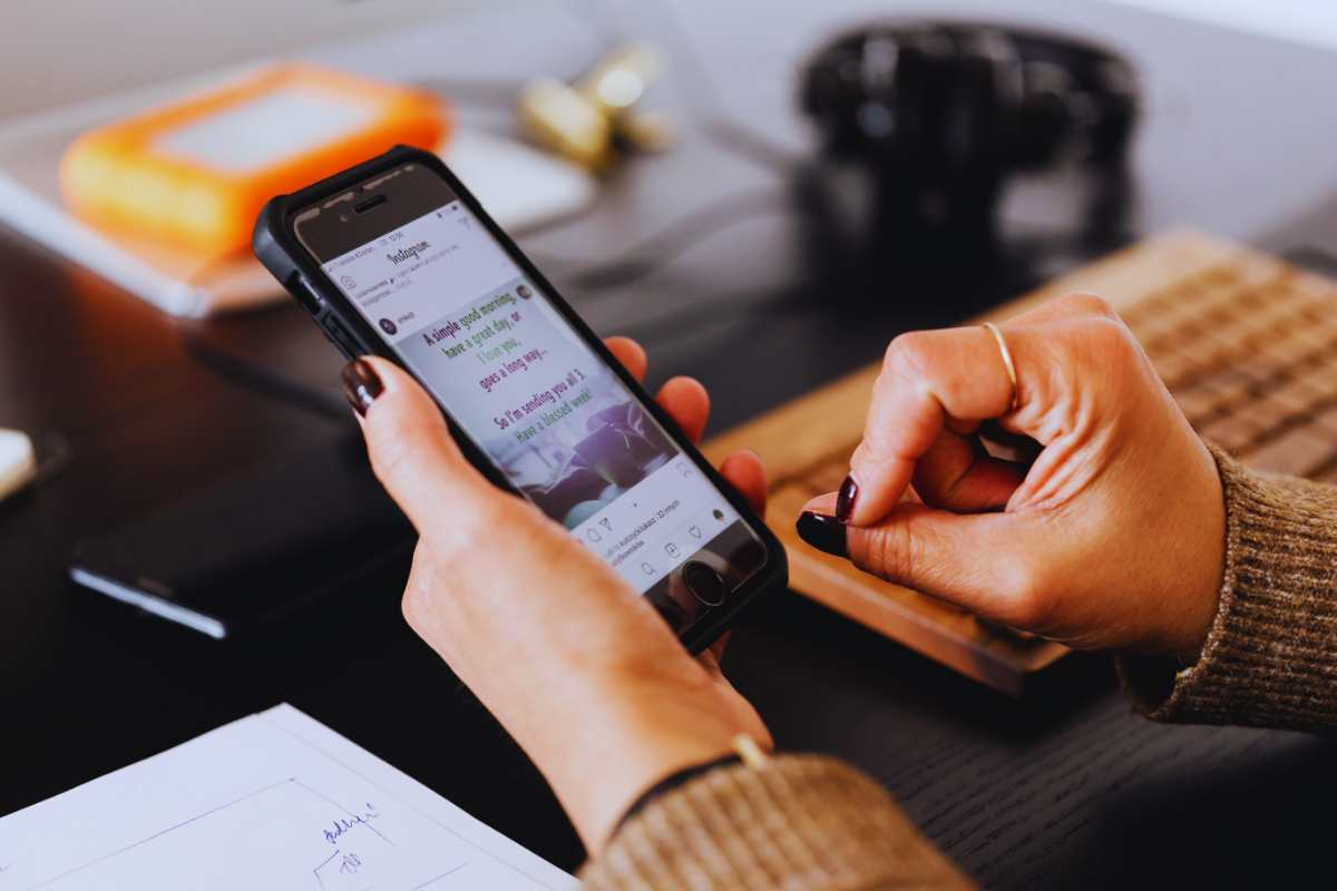 pulsante smartphone Se tocchi questo pulsante sul tuo smartphone, stai regalando i tuoi dati sensibili