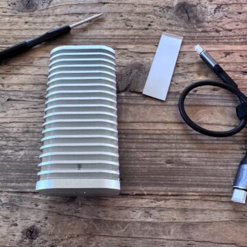 Recensione Case TerraMaster D1 Pro : Thunderbolt 5 per far volare gli SSD come mai prima - macitynet.it