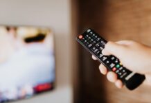 Non guardare la TV prima di aver cambiato queste 3 impostazioni: immagine super HD garantita Telecomando tv