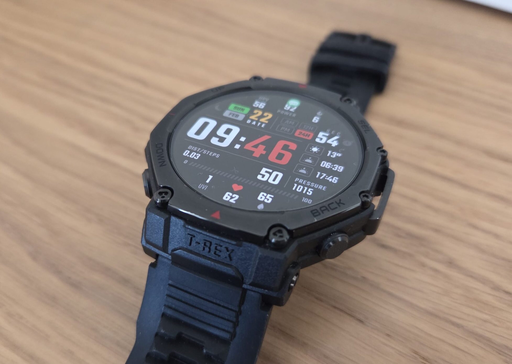In prova Amazfit T-Rex 3 Pro, il dinosauro dei rugged watch che sfida i giganti con titanio e mappe offline - macitynet.it