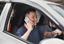 smartphone in auto