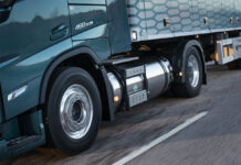 Volvo Trucks vende oltre 10.000 camion a gas in tutto il mondo Volvo Trucks, traguardo di 10.000 camion a gas venduti in tutto il mondo - macitynet.it