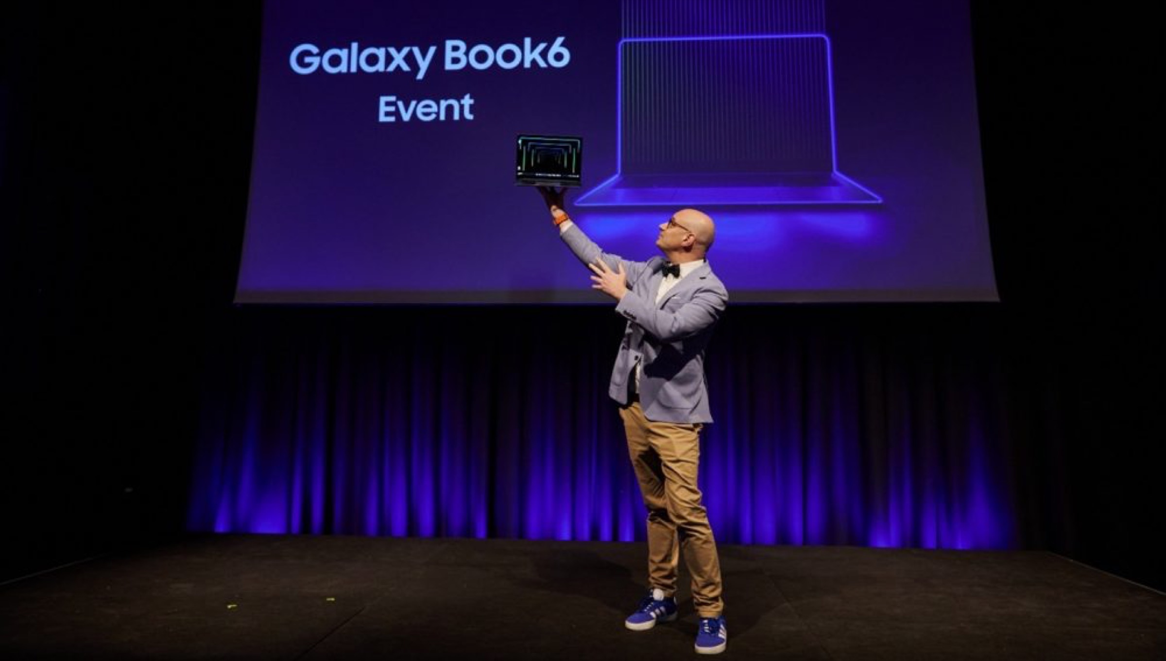 Galaxy Book6 Ultra con GPU GeForce RTX 5000 per multitasking e AI a tutta birra - macitynet.it Galaxy Book6 Ultra con GPU GeForce RTX 5000 per multitasking e AI a tutta birra - macitynet.it