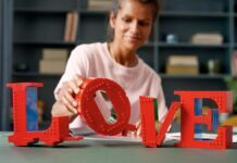 Per San Valentino regalate un Love di mattoncini Lego, sconto a 56,98€ macitynet.it