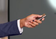 Logitech Spotlight Presenter a 85€ su Amazon: telecomando avanzato per presentazioni fino a 30 metri Logitech Spotlight Presenter a 85€ su Amazon: telecomando avanzato per presentazioni fino a 30 metri - macitynet.it