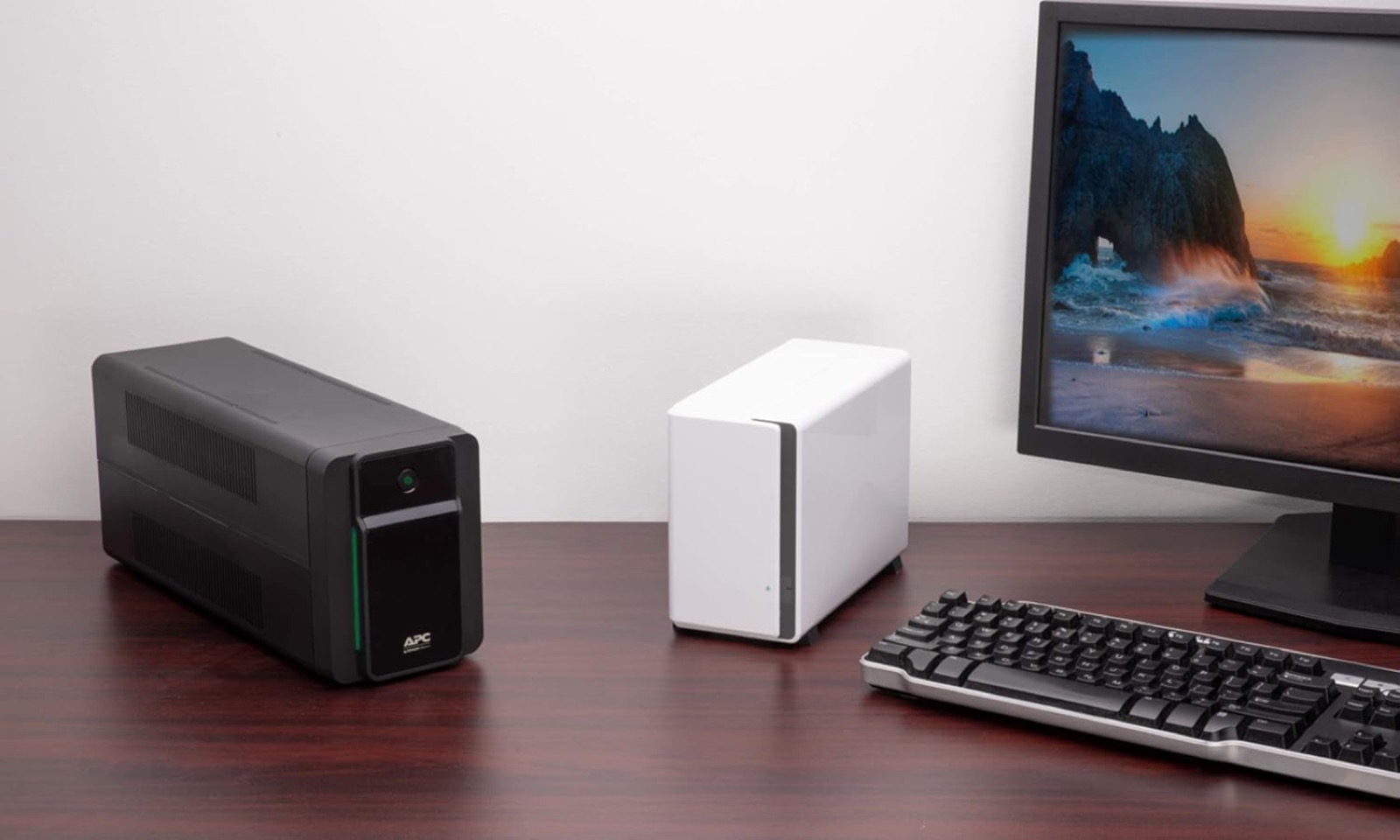 Offerte di Primavera con APC, i migliori gruppi di continuità UPS per Mac, PC e domotica - macitynet.it Offerte di Primavera con APC, i migliori gruppi di continuità UPS per Mac, PC e domotica - macitynet.it