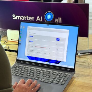 Lenovo crea l'amichetto da tavolo con l'AI dentro - macitynet.it
