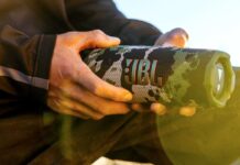 Questo speaker JBL regge acqua, urti e lunghe sessioni: ora è scontato macitynet.it