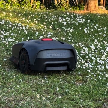 Recensione MOVA 1000, il robot tagliaerba senza filo che punta sulla semplicità - macitynet.it