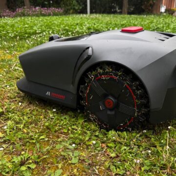 Recensione MOVA 1000, il robot tagliaerba senza filo che punta sulla semplicità - macitynet.it
