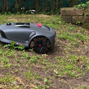 Recensione MOVA 1000, il robot tagliaerba senza filo che punta sulla semplicità - macitynet.it