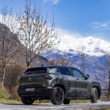 Suzuki e Vitara, 100% elettrica e 4x4 - macitynet.it