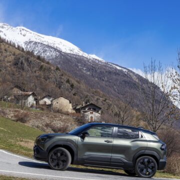 Suzuki e Vitara, 100% elettrica e 4x4 - macitynet.it