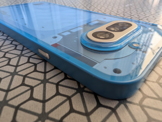 Recensione Nothing Phone (4a) e (4a) Pro, i mid-range pi&ugrave; riconoscibili - macitynet.it