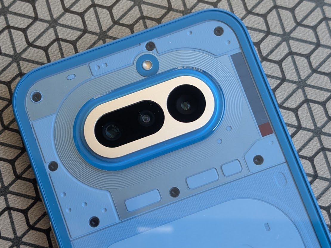 Recensione Nothing Phone (4a) e (4a) Pro, i mid-range più riconoscibili - macitynet.it
