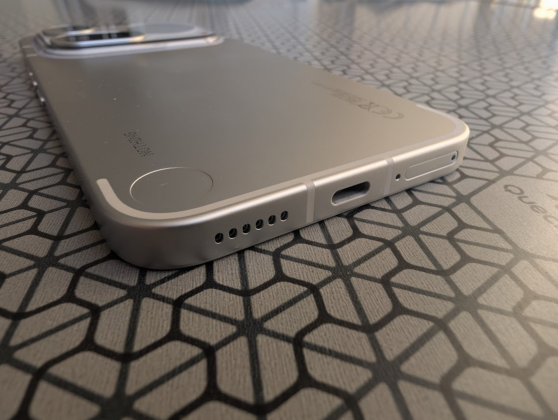 Recensione Nothing Phone (4a) e (4a) Pro, i mid-range pi&ugrave; riconoscibili - macitynet.it