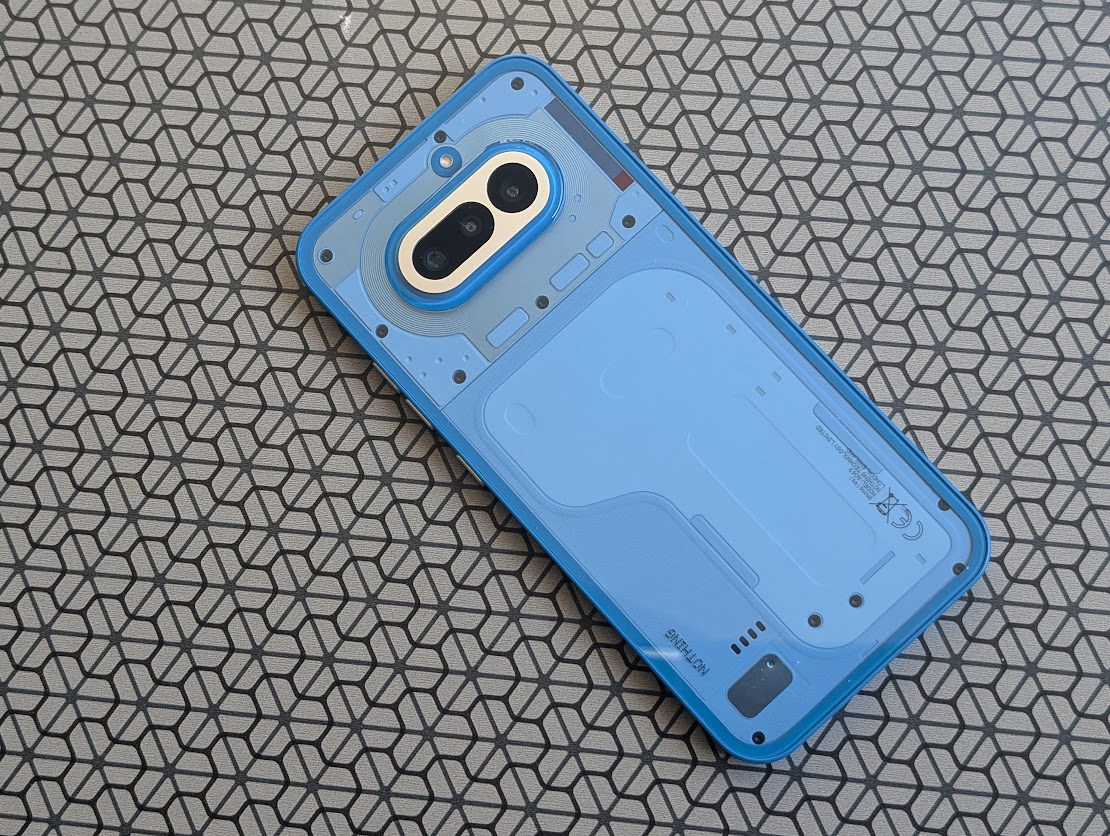 Recensione Nothing Phone (4a) e (4a) Pro, i mid-range più riconoscibili - macitynet.it