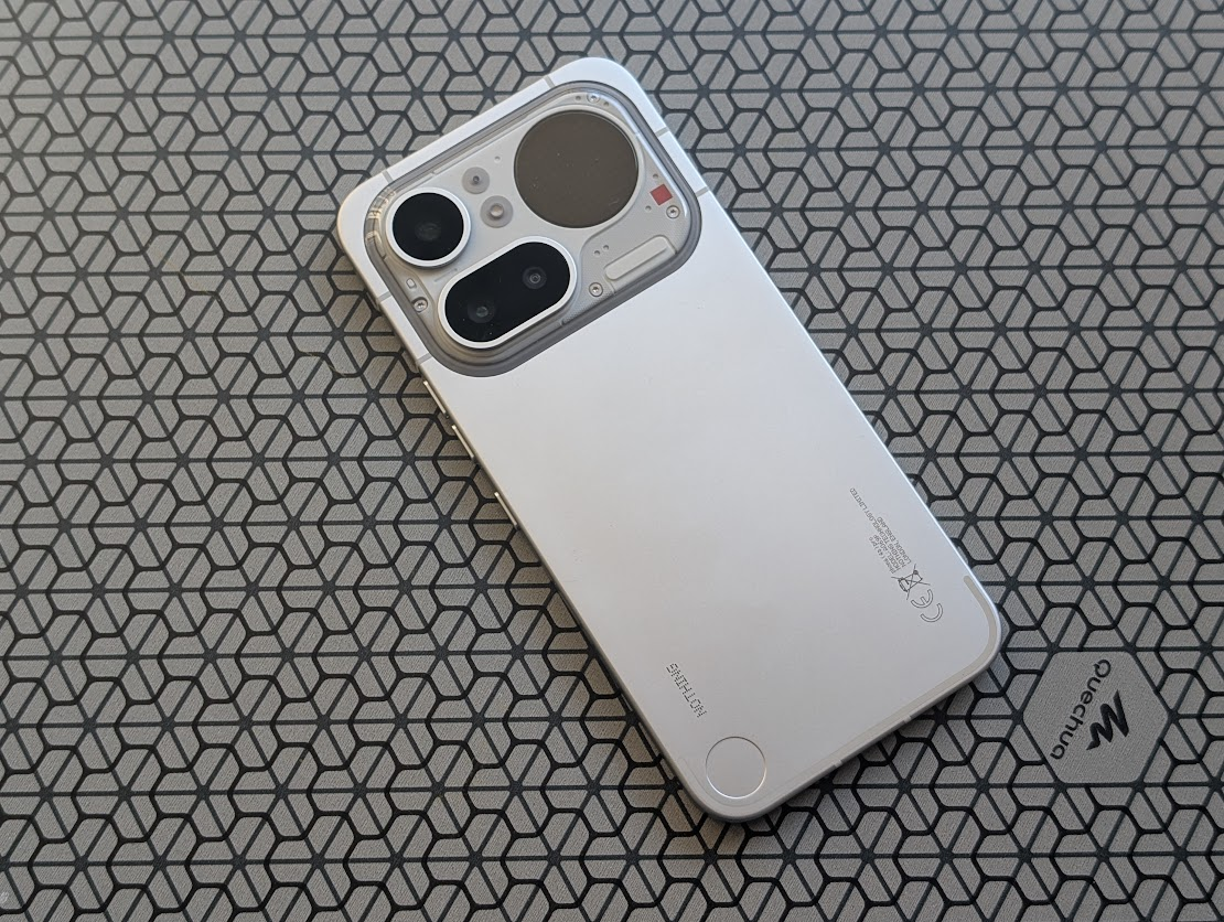 Recensione Nothing Phone (4a) e (4a) Pro, i mid-range più riconoscibili - macitynet.it