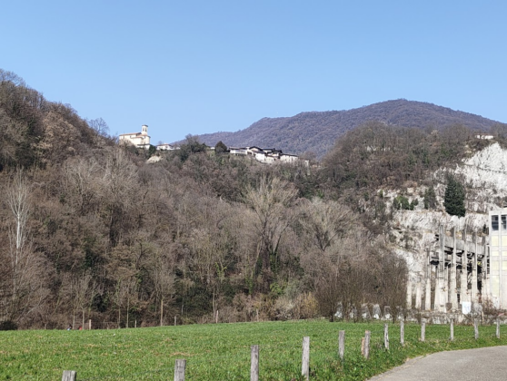 Recensione Nothing Phone (4a) e (4a) Pro, i mid-range pi&ugrave; riconoscibili - macitynet.it