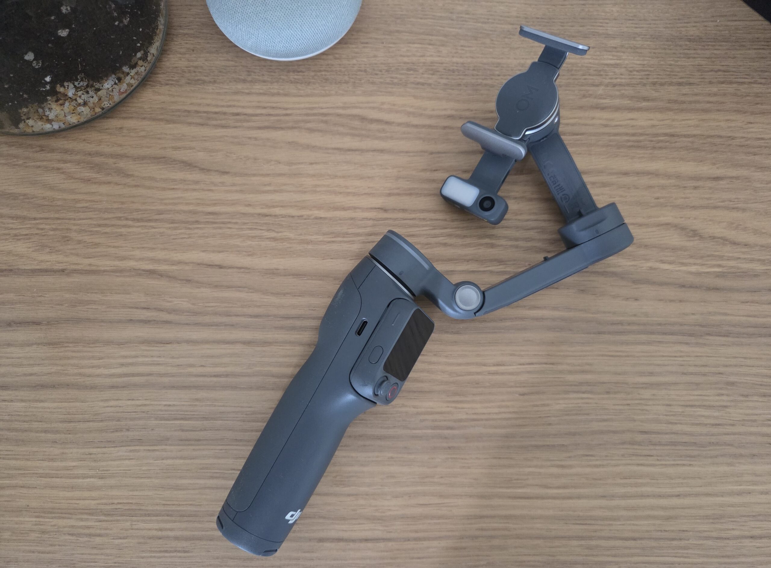 DJI lancia Osmo Mobile 8P, il gimbal che si controlla a distanza con FrameTap - macitynet.it DJI lancia Osmo Mobile 8P, il gimbal che si controlla a distanza con FrameTap - macitynet.it