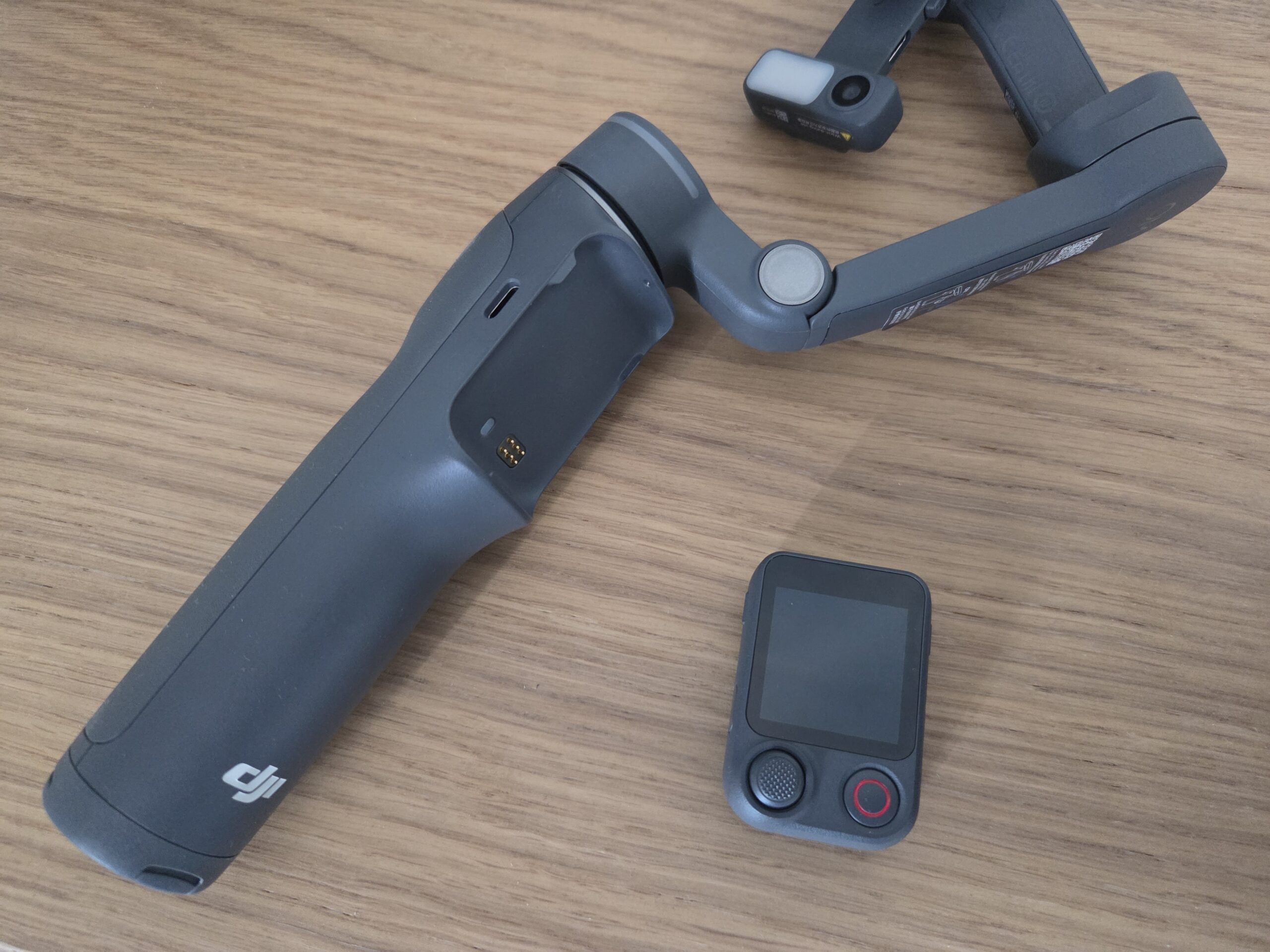 DJI lancia Osmo Mobile 8P, il gimbal che si controlla a distanza con FrameTap - macitynet.it DJI lancia Osmo Mobile 8P, il gimbal che si controlla a distanza con FrameTap - macitynet.it