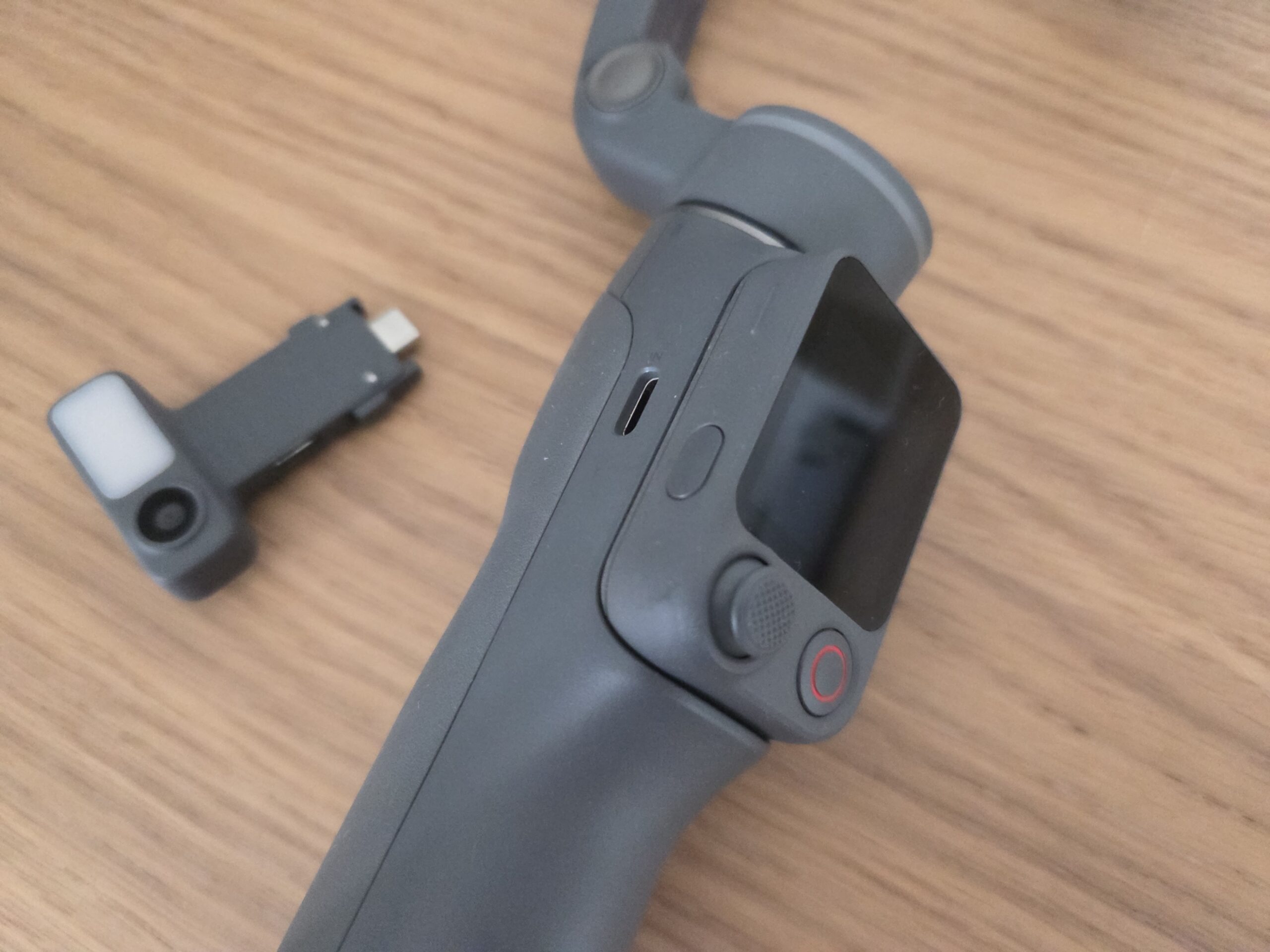 Recensione Osmo Mobile 8P, il Gimbal che si fa in due con il FrameTap - macitynet.it Recensione Osmo Mobile 8P, il Gimbal che si fa in due con il FrameTap - macitynet.it