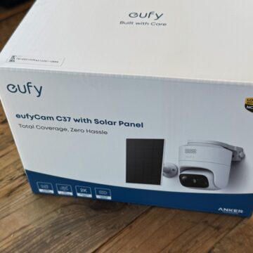 Recensione eufyCam C37, videocamera solare a 360° con AI senza abbonamenti - macitynet.it