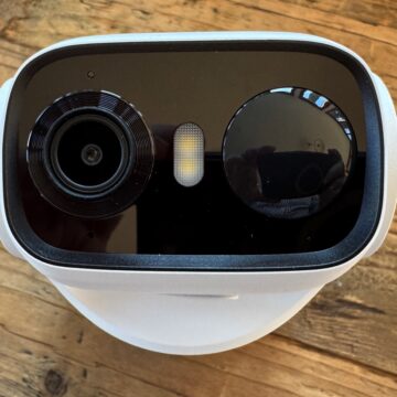 Recensione eufyCam C37, videocamera solare a 360° con AI senza abbonamenti - macitynet.it