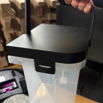 Recensione Eureka J15 Max Ultra, il robot aspirapolvere pensato per animali e pulizia liquidi - macitynet.it